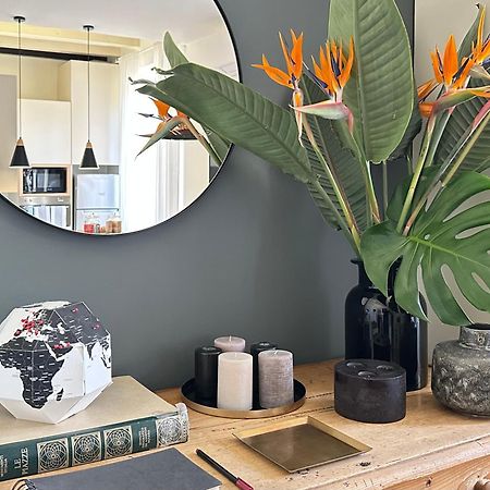 Lily Pads -Elegant Apartment- In The City Center Милано Екстериор снимка