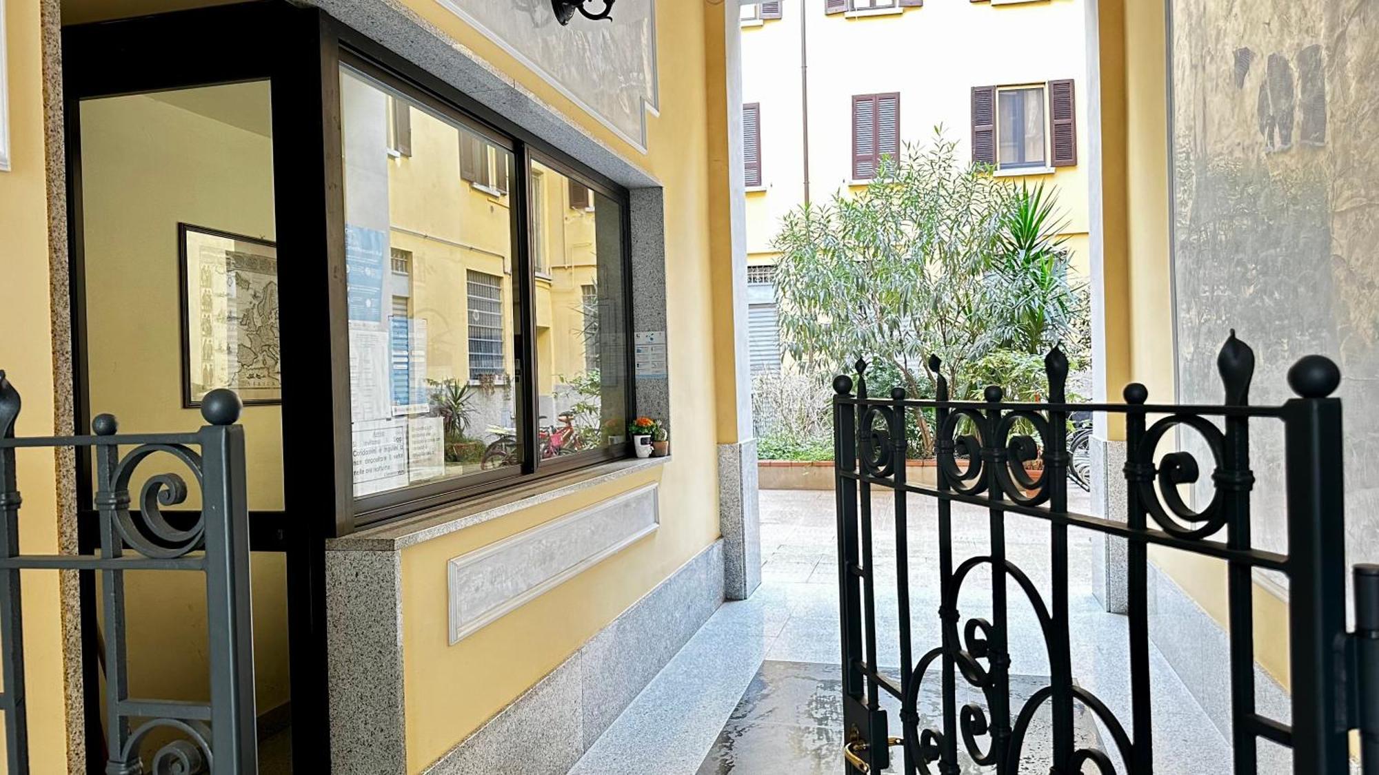 Lily Pads -Elegant Apartment- In The City Center Милано Екстериор снимка