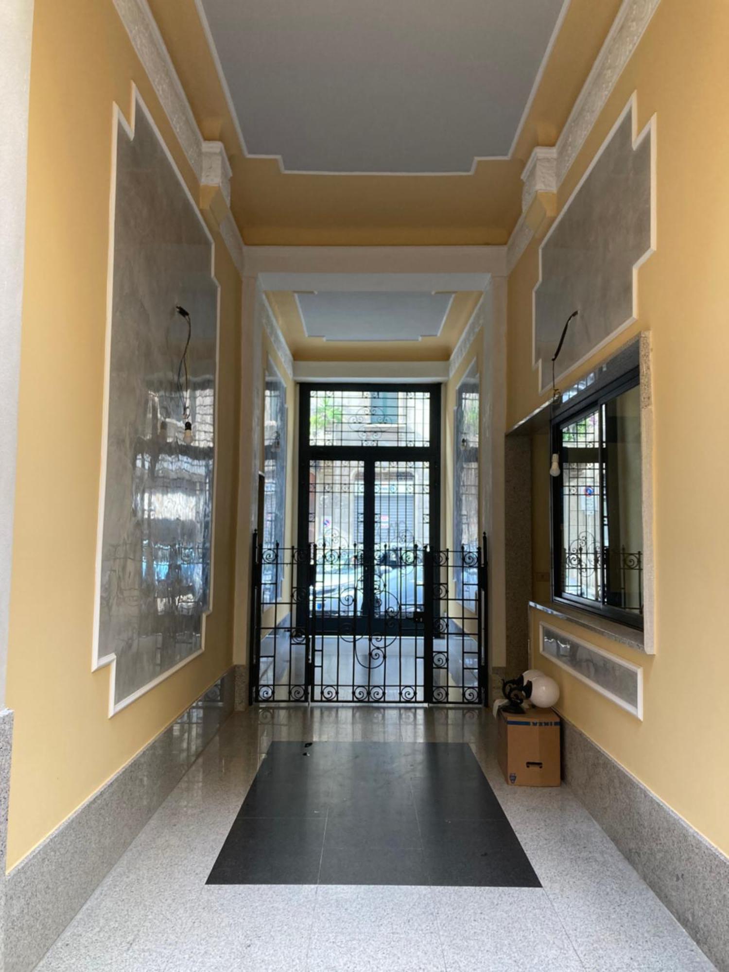 Lily Pads -Elegant Apartment- In The City Center Милано Стая снимка